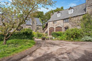 Stable Court, Old Lands, Dingestow, Monmouth, NP25 4DY